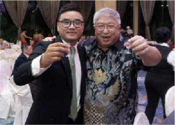 Mr. Hu Gang<p>Chairman of the Singapore Youth Cultural and Arts Centre